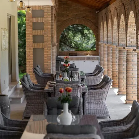 וילה Lionea פורץ