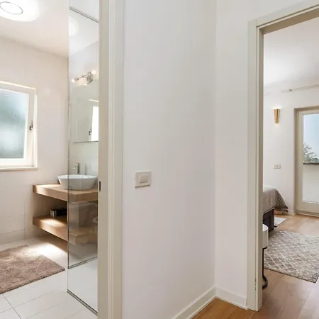 Vila Luxury Lionea In For 10 People With Sea View & Private Pool