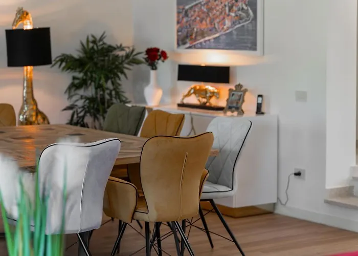 ヴィラ Lionea ポレッチ