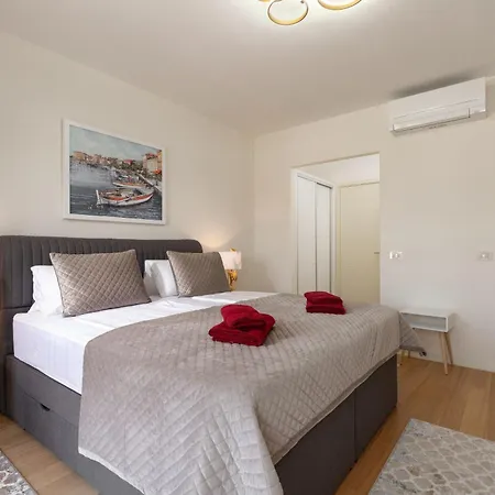 Villa Luxury Lionea In For 10 People With Sea View & Private Pool *