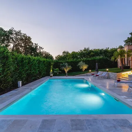 Luxury Lionea In For 10 People With Sea View & Private Pool Villa *