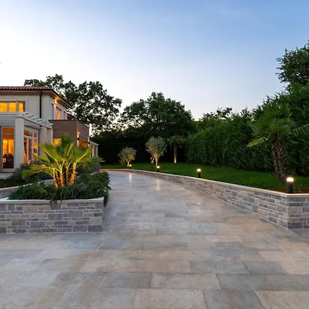 Villa Luxury Lionea In For 10 People With Sea View & Private Pool Porec