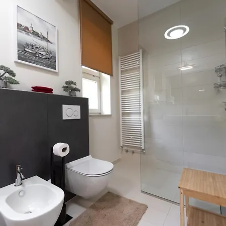 Luxury Lionea In For 10 People With Sea View & Private Pool Villa *