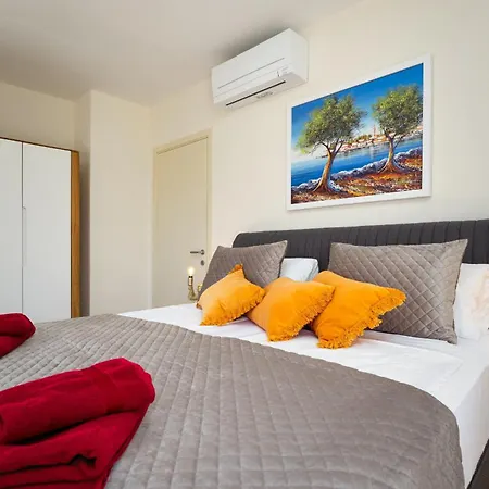 Villa Luxury Lionea In For 10 People With Sea View & Private Pool