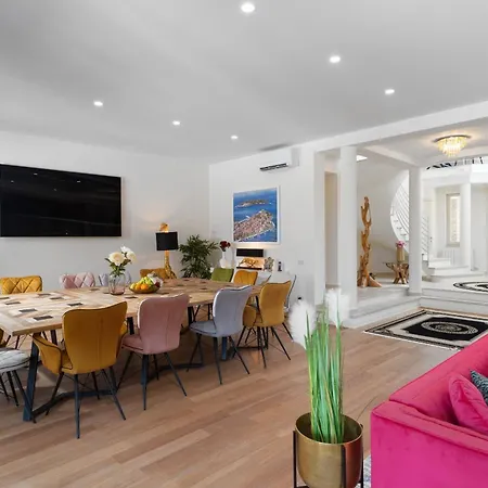 Luxury Lionea In For 10 People With Sea View & Private Pool Villa