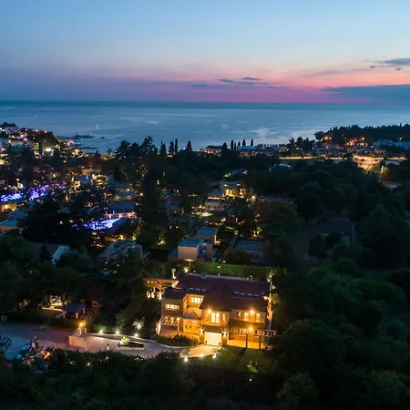 Luxury Lionea In For 10 People With Sea View & Private Pool Villa